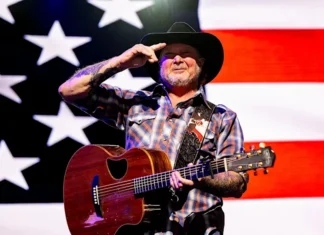 90s Country Star Bucks ‘Divisive Political Climate’