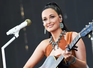 Country Singer Reacts to Texas Bible Curriculum