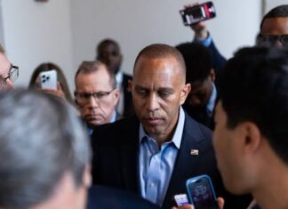 33 House Democrats break with Jeffries over Israel bill